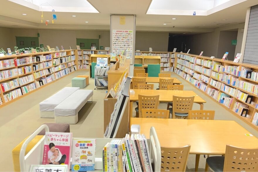 情報ライブラリー(図書室)
