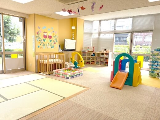 子ども育成ゾーン 一時託児コーナー